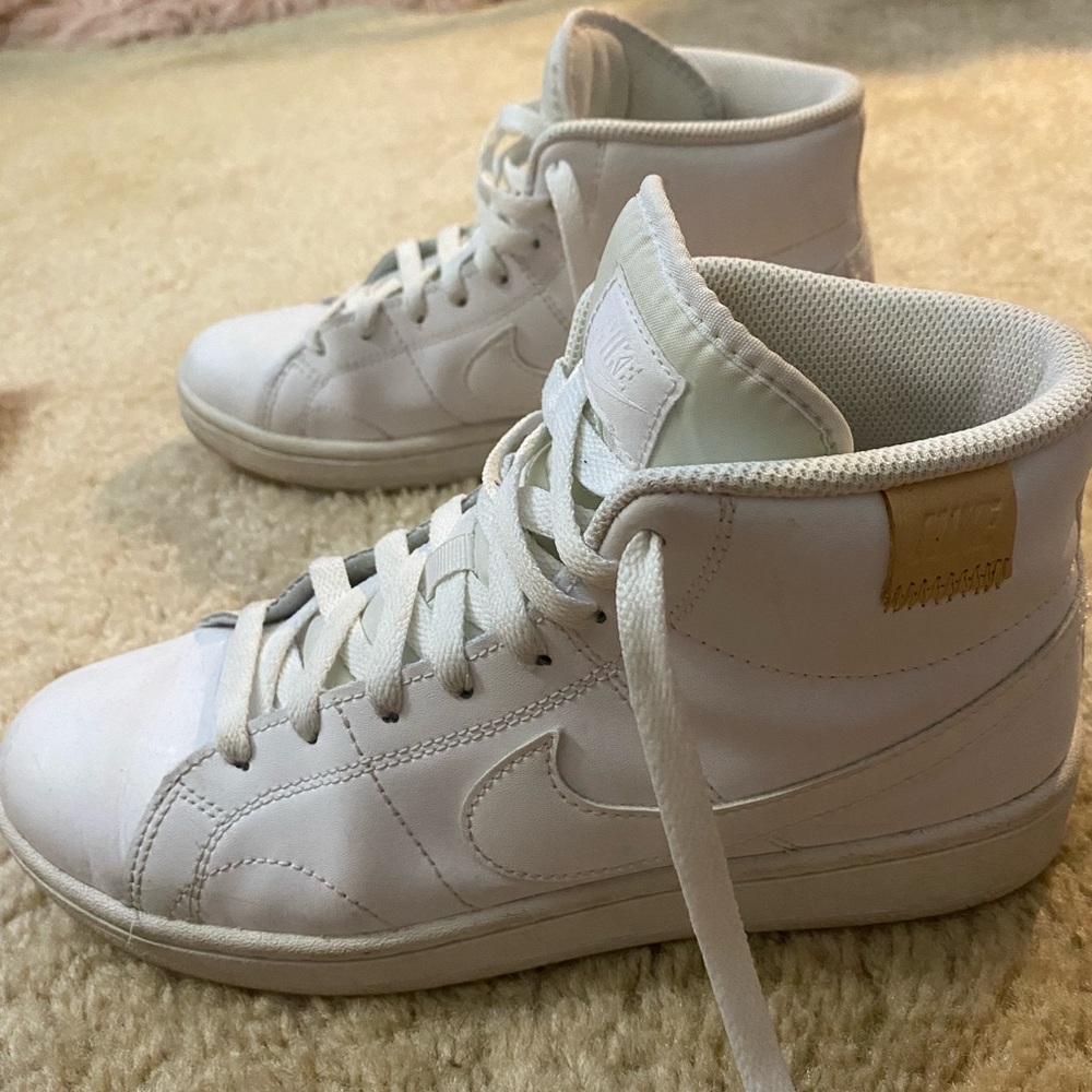 Nike Court Royale 2, women’s size 8.5